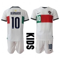 Fotballdrakt Barn Portugal Bernardo Silva #10 Bortedraktsett VM 2022 Kortermet (+ Korte bukser)